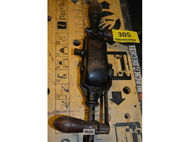 Antiek manueel boormachine - afbeelding 2 van  2