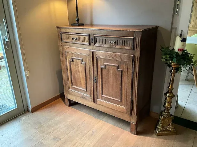 Antiek massief houten buffetkast lodewijk 16e - afbeelding 1 van  4