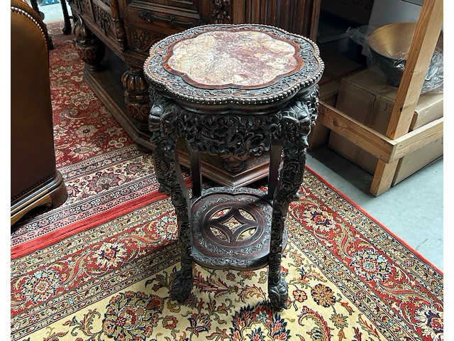Antieke afgeronde oosterse bijzettafel - afbeelding 1 van  7