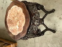 Antieke afgeronde oosterse tafel - afbeelding 1 van  6