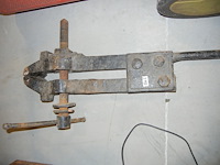 Antieke bankschroef - afbeelding 1 van  2