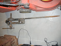 Antieke bankschroef - afbeelding 2 van  2