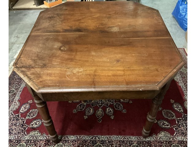 Antieke eettafel, uittrekbaar met 3 inlegpanelen. - afbeelding 1 van  5