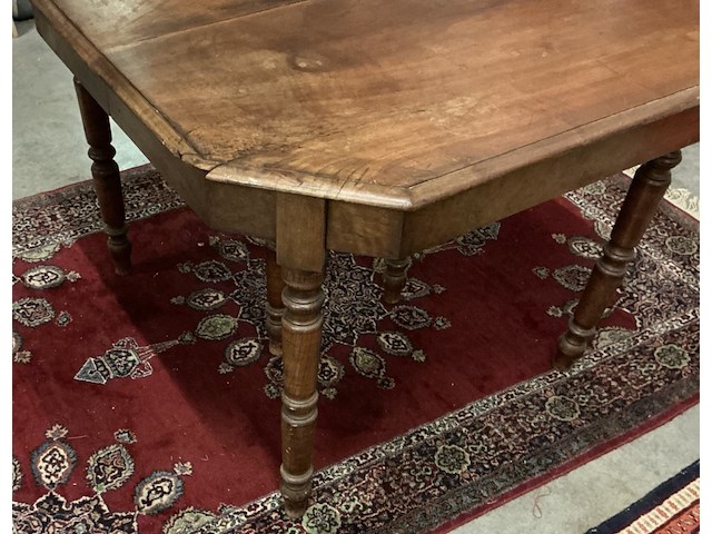 Antieke eettafel, uittrekbaar met 3 inlegpanelen. - afbeelding 2 van  5