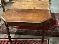 Antieke eettafel, uittrekbaar met 3 inlegpanelen. - afbeelding 3 van  5