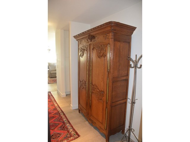 Antieke eiken halkast met 2 deuren ca. 2,20 m hoog en ca. 1,30 m breed - afbeelding 1 van  11