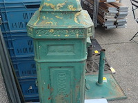 Antieke gietijzeren brievenbus - afbeelding 2 van  2