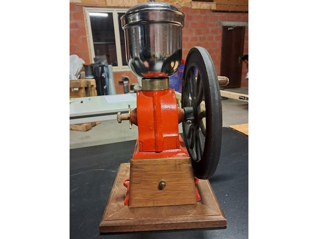 Antieke gietijzeren koffiemolen - afbeelding 2 van  8