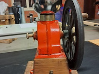 Antieke gietijzeren koffiemolen - afbeelding 2 van  8