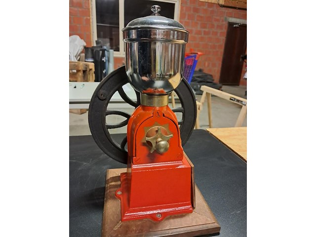 Antieke gietijzeren koffiemolen - afbeelding 3 van  8