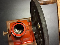 Antieke gietijzeren koffiemolen - afbeelding 6 van  8