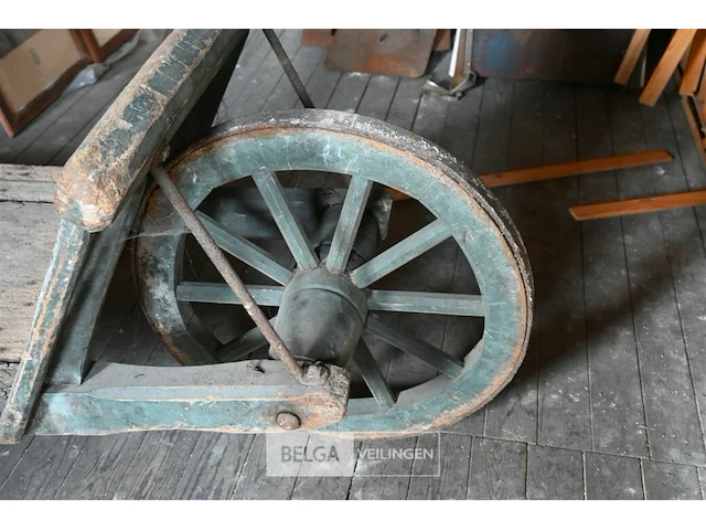 Antieke houten kruiwagen - afbeelding 2 van  6