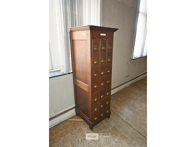 Antieke houten ladenkast - afbeelding 1 van  5