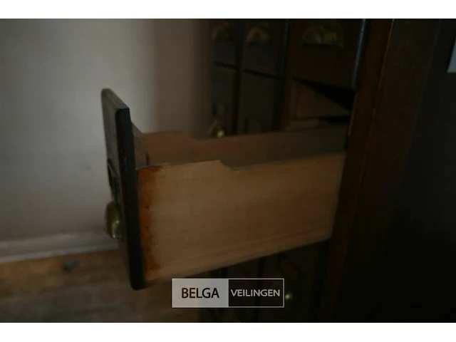 Antieke houten ladenkast - afbeelding 4 van  5