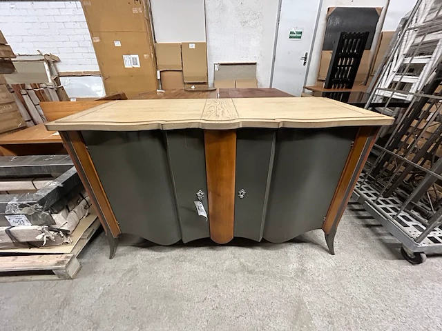 Antieke kast - afbeelding 1 van  6