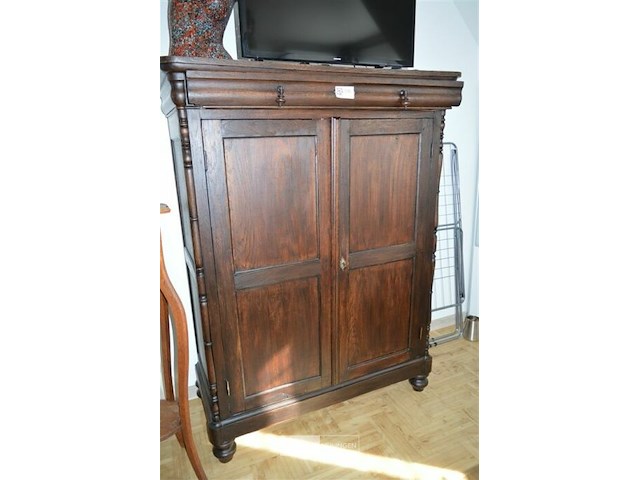 Antieke kast - afbeelding 1 van  4
