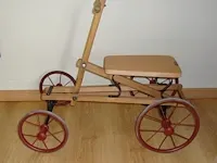 Antieke kinderfiets - afbeelding 1 van  1