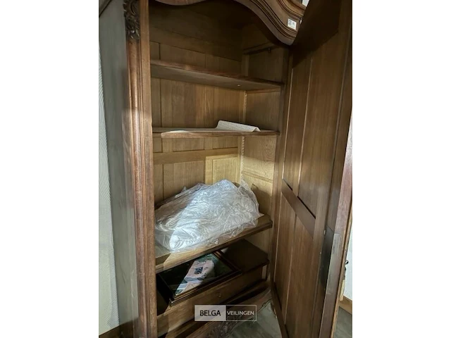 Antieke kleerkast - afbeelding 2 van  3