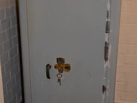 Antieke kluis fichet bauche - afbeelding 1 van  4
