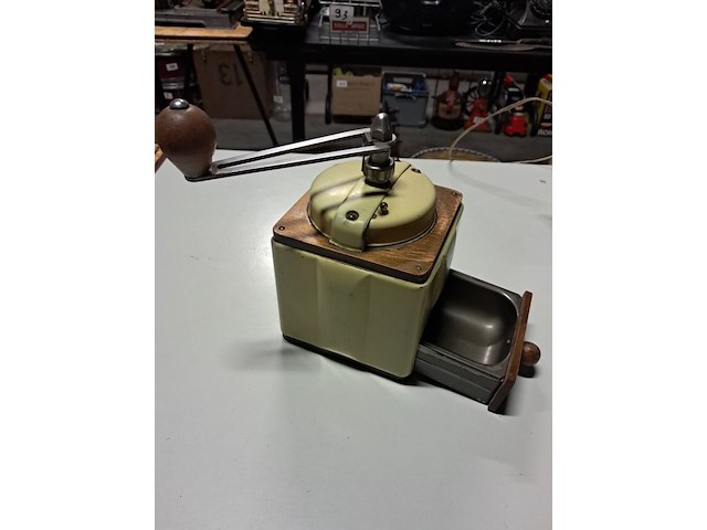 Antieke koffiemolen peugeot werkende staat - afbeelding 5 van  5