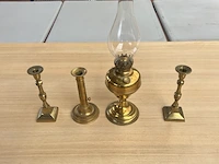 Antieke lamp en 3 kandelaars - afbeelding 1 van  5