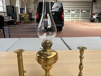 Antieke lamp en 3 kandelaars - afbeelding 4 van  5