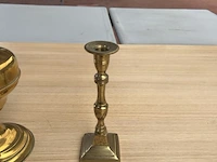 Antieke lamp en 3 kandelaars - afbeelding 5 van  5