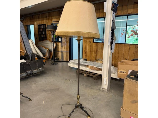 Antieke lamp - afbeelding 1 van  3