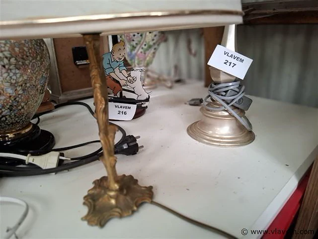 Antieke lampadaire - afbeelding 2 van  2