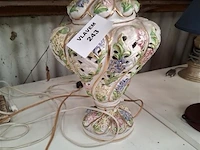 Antieke lampadaire - afbeelding 2 van  2