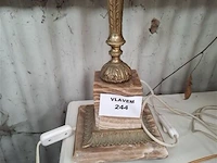 Antieke lampadaire - afbeelding 2 van  2