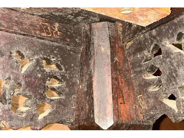 Antieke oosterse vierkanten tafel - afbeelding 7 van  8