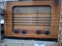Antieke radio - afbeelding 1 van  2