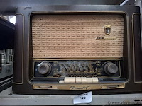 Antieke radio - afbeelding 1 van  2