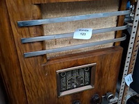 Antieke radio - afbeelding 1 van  3