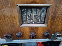 Antieke radio - afbeelding 2 van  3