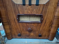 Antieke radio - afbeelding 2 van  2