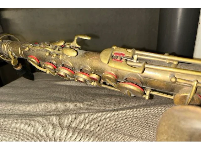 Antieke saxofoon - afbeelding 3 van  5