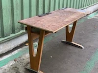 Antieke schoolbank afm plm 129 x 50 x 71 cm - afbeelding 1 van  2