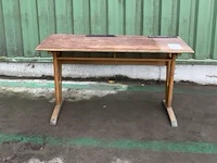 Antieke schoolbank afm plm 129 x 50 x 71 cm - afbeelding 2 van  2