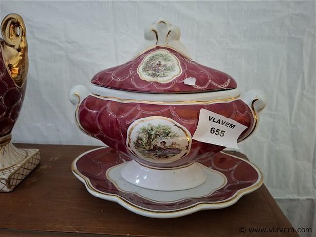 Antieke terinne - afbeelding 1 van  1