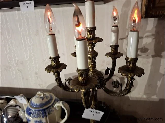 Antieke zware kandelaar - afbeelding 3 van  3