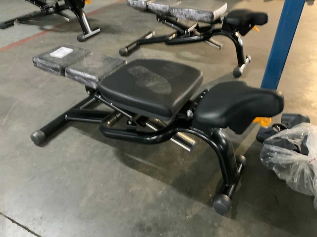 Ap adjustable bench krachtstation - afbeelding 1 van  4