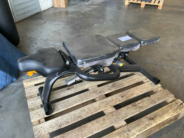 Ap adjustable bench nieuw krachtstation - afbeelding 1 van  3