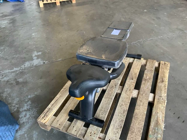 Ap adjustable bench nieuw krachtstation - afbeelding 2 van  3
