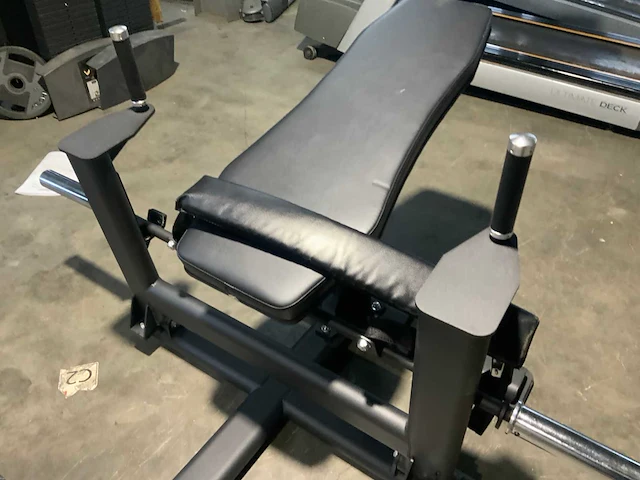 Ap blackline hip truster krachtstation - afbeelding 4 van  7