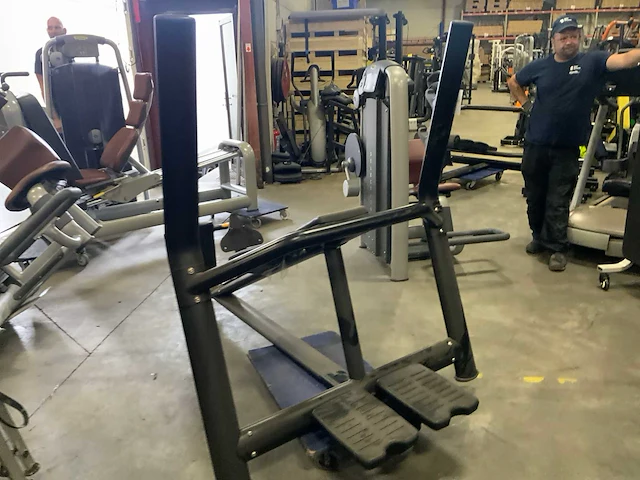 Ap blackline incline press krachtstation - afbeelding 6 van  6
