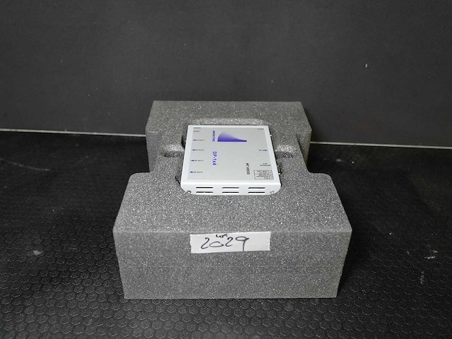 Apantac - distribution amplifier 1:4 dp1.2 - video - afbeelding 1 van  3