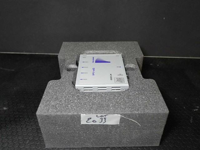 Apantac - distribution amplifier 1:4 dp1.2 - video - afbeelding 1 van  3