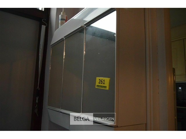 Apotheekkastje met inhoud - afbeelding 2 van  3